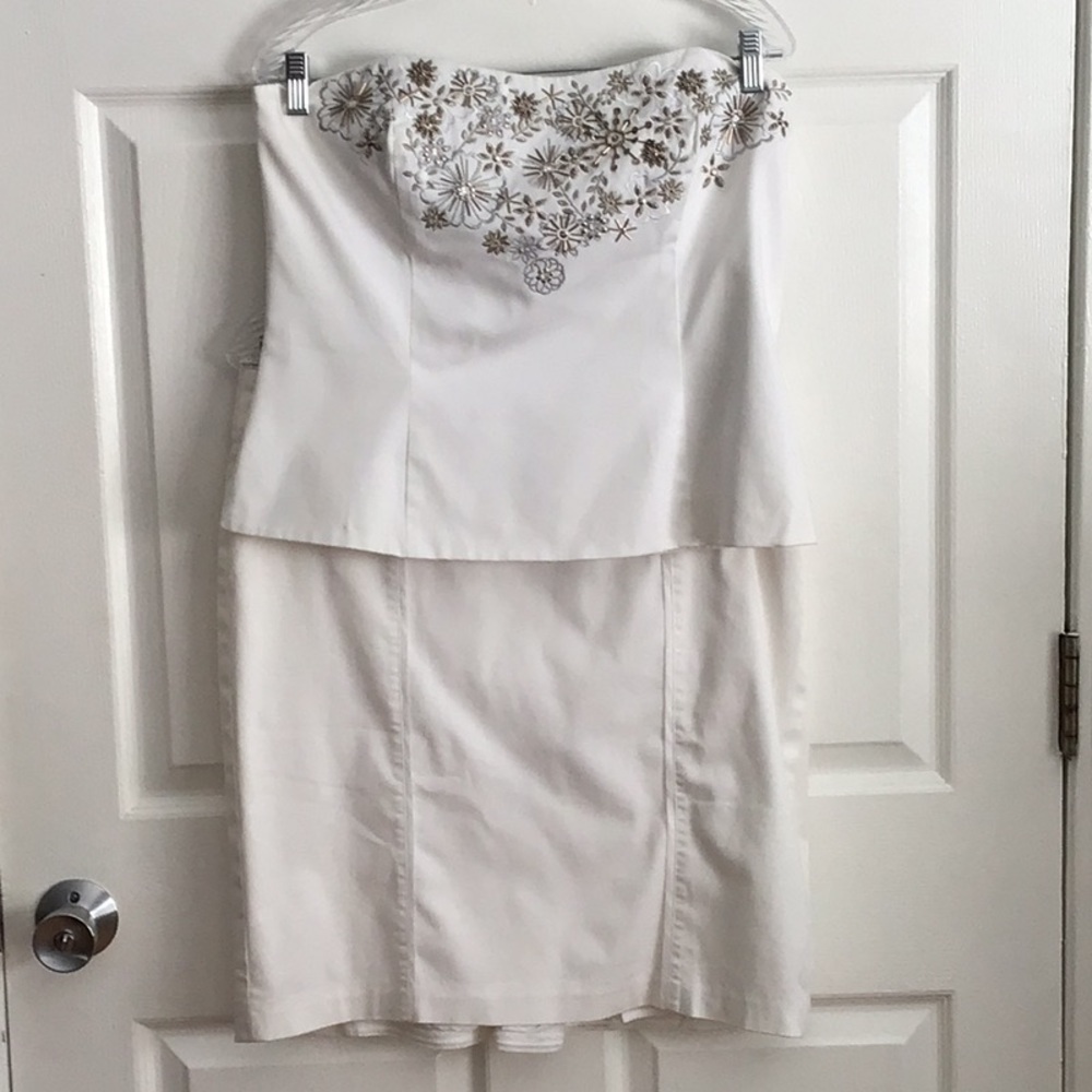 🔥🔥50%OFF LIST PRICE 🔥🔥. WHITE HOUSE BLACK MARKET.         TWO PIECE SET